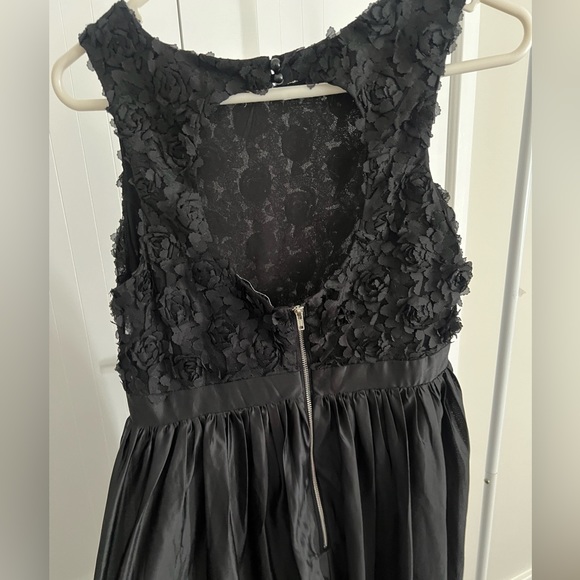 Brand new mini satin silk dress with cute back cutout - Picture 2 of 3